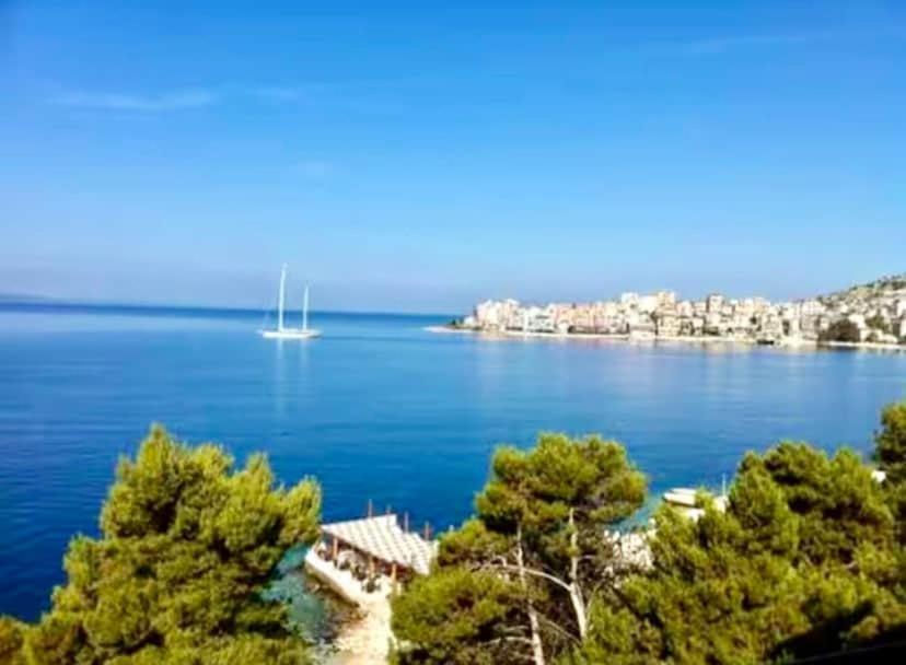 La Pausa * Sarande